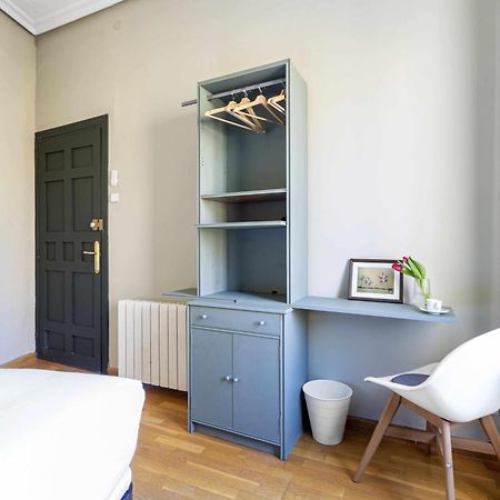 Sol Y Tirso Rooms Madrid Exterior photo