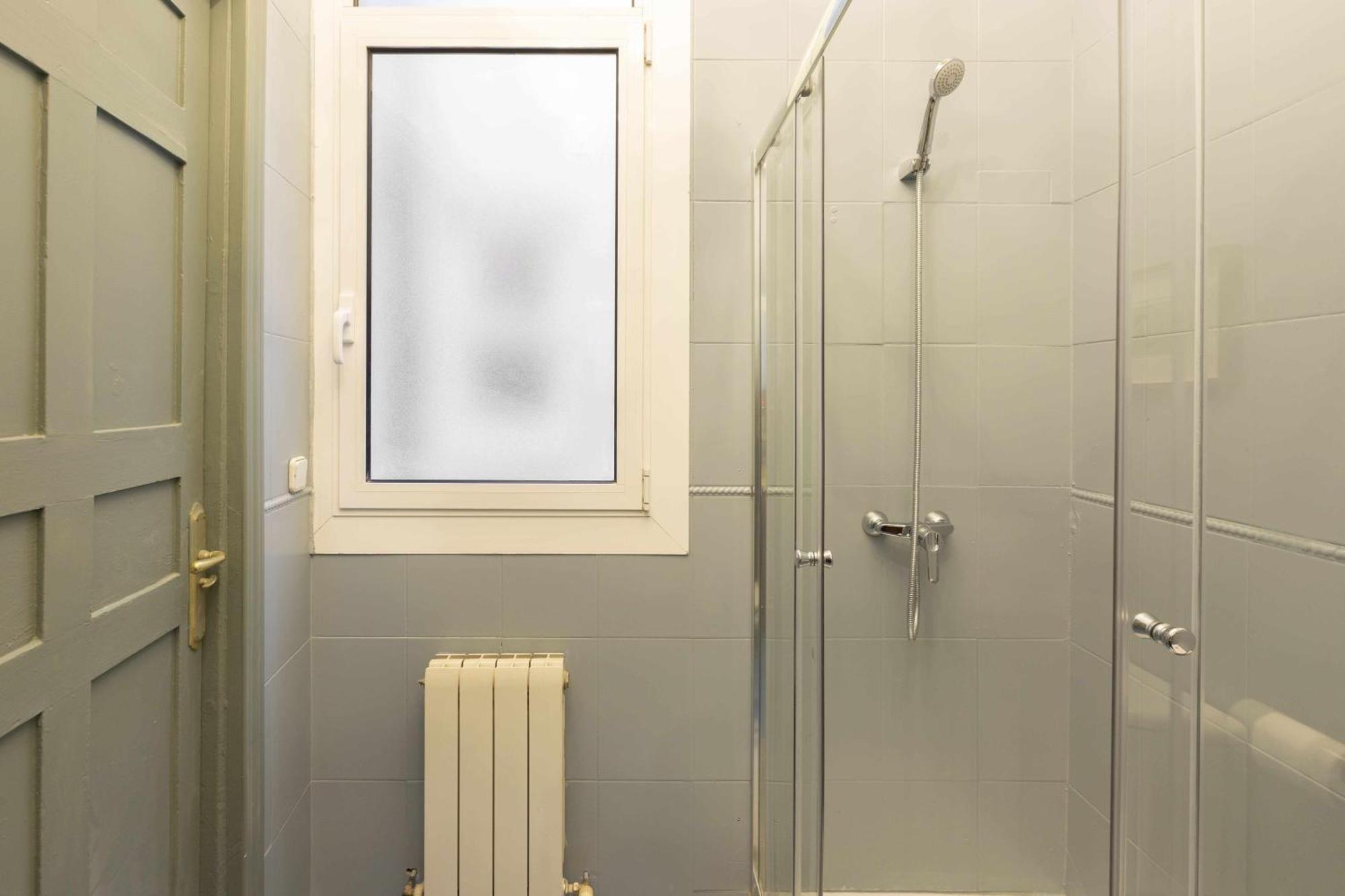 Sol Y Tirso Rooms Madrid Exterior photo
