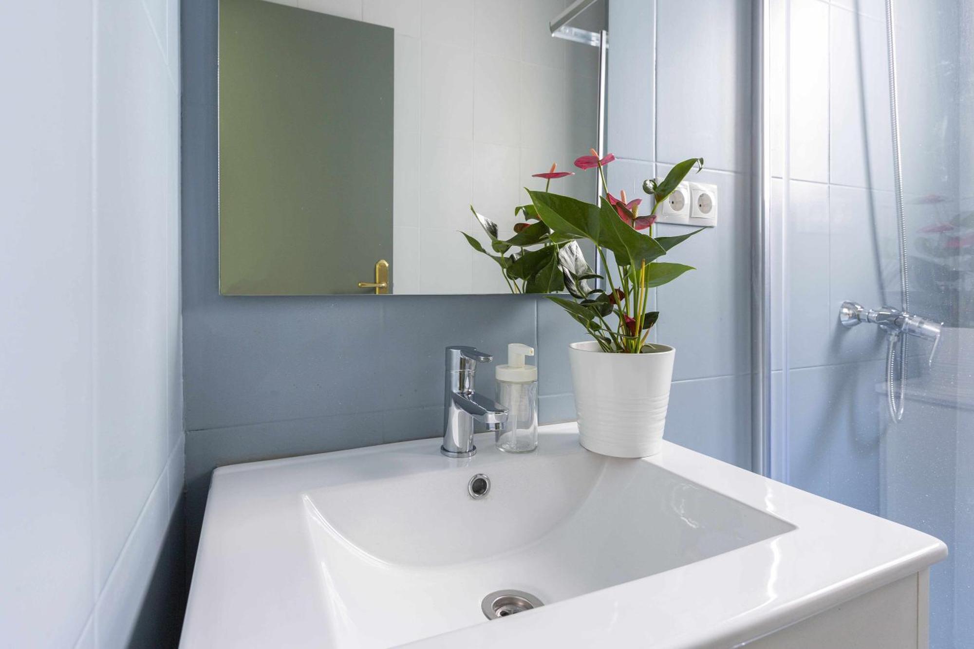 Sol Y Tirso Rooms Madrid Exterior photo