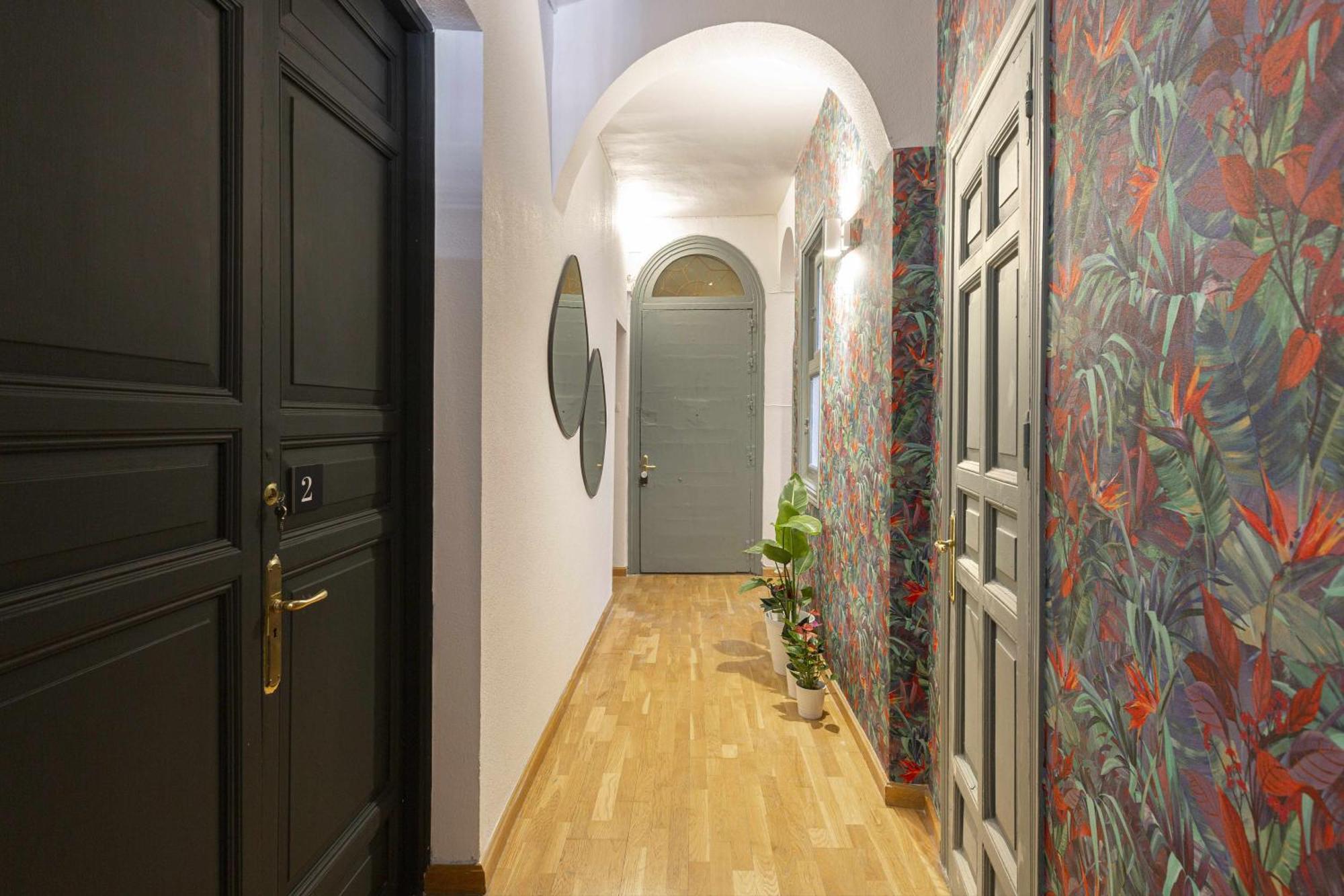 Sol Y Tirso Rooms Madrid Exterior photo