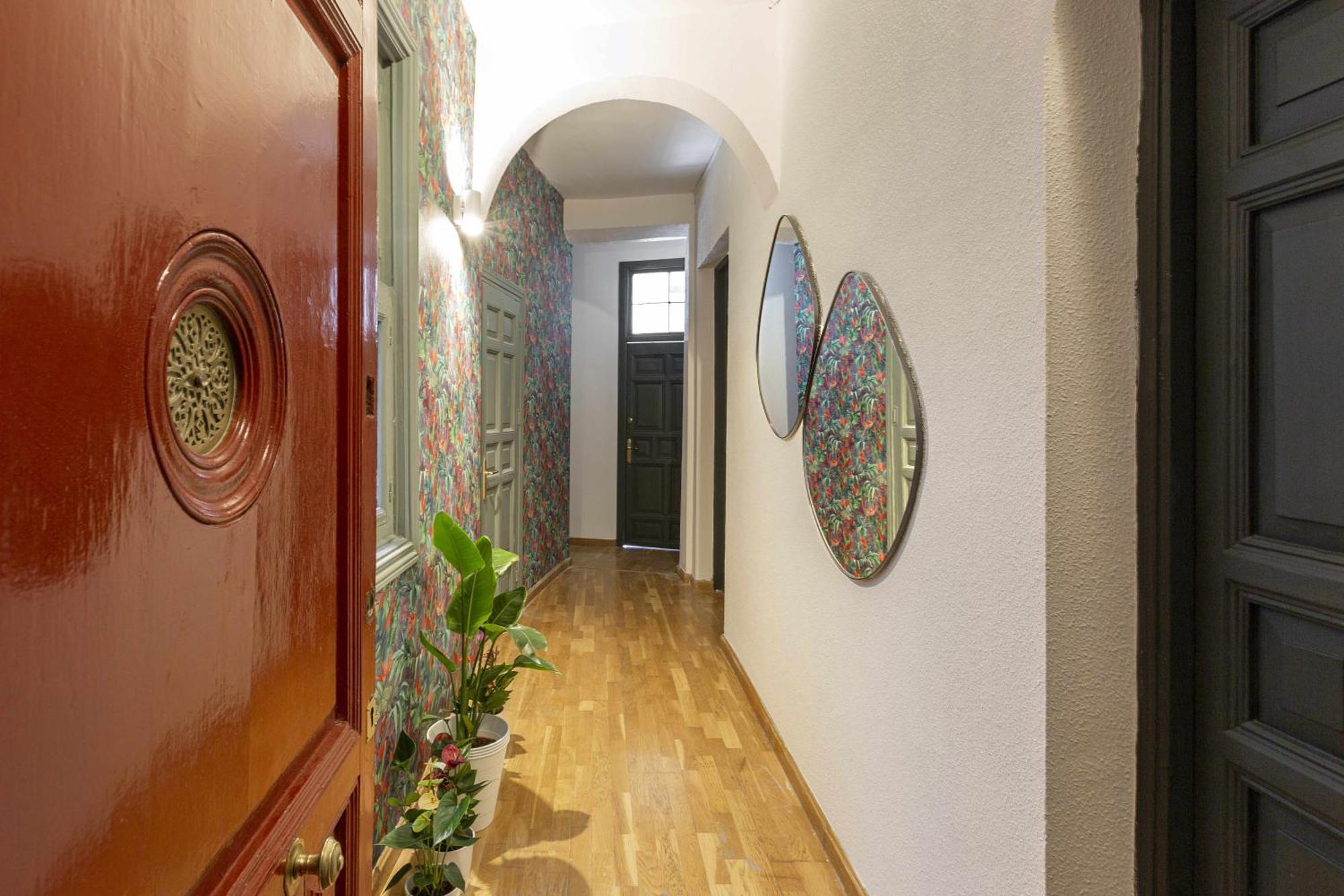 Sol Y Tirso Rooms Madrid Exterior photo