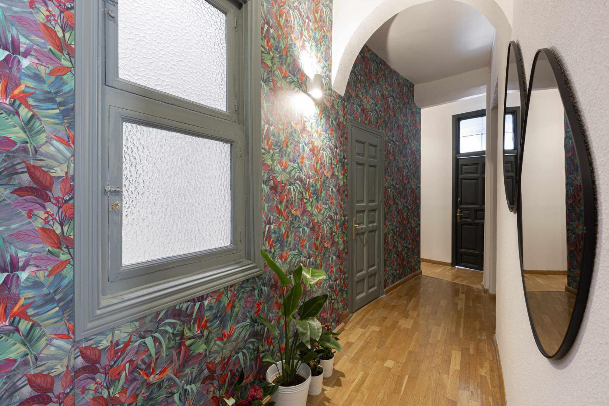 Sol Y Tirso Rooms Madrid Exterior photo