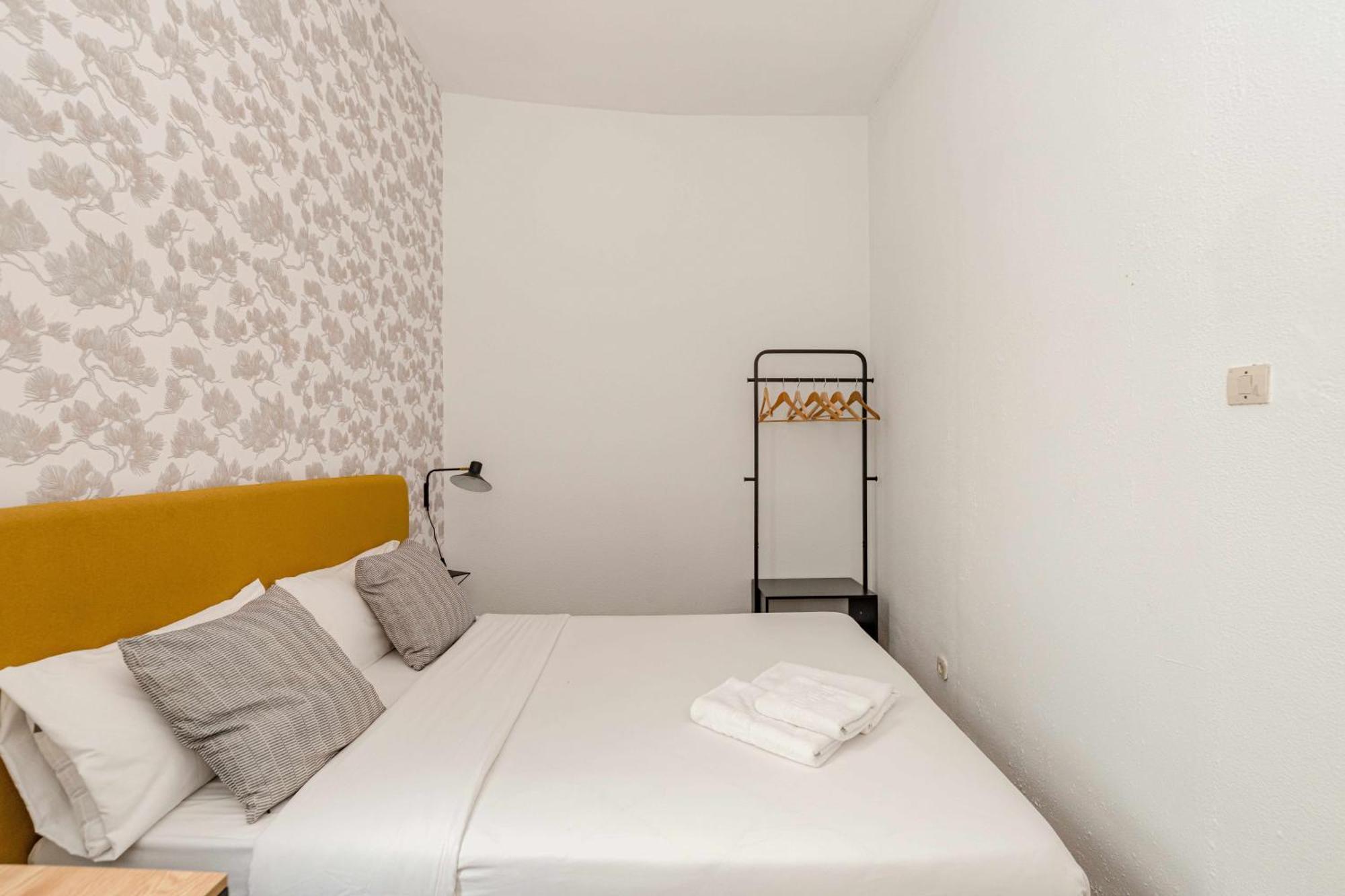 Sol Y Tirso Rooms Madrid Exterior photo