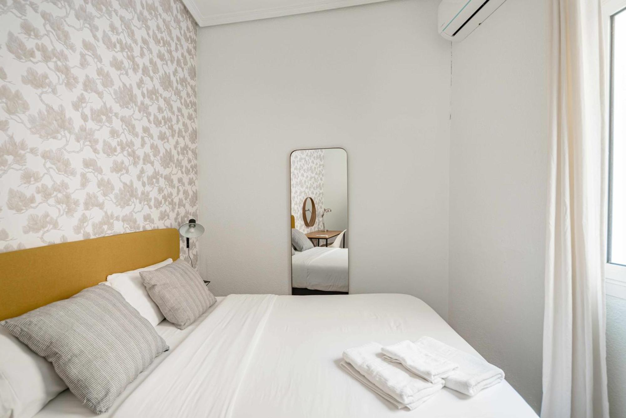 Sol Y Tirso Rooms Madrid Exterior photo