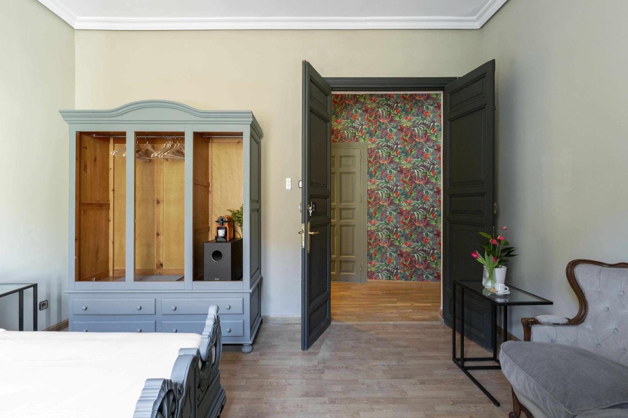 Sol Y Tirso Rooms Madrid Exterior photo