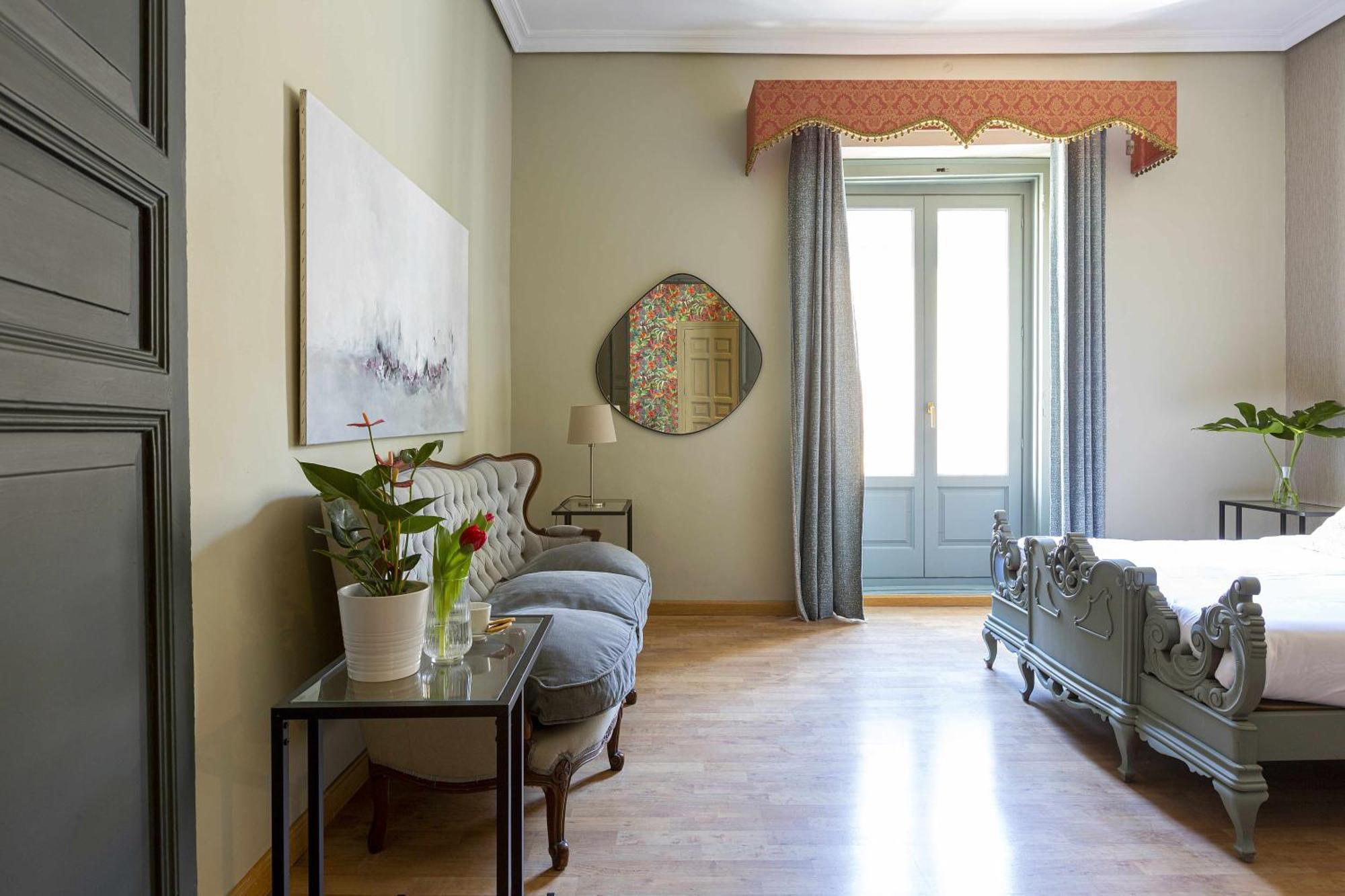 Sol Y Tirso Rooms Madrid Exterior photo