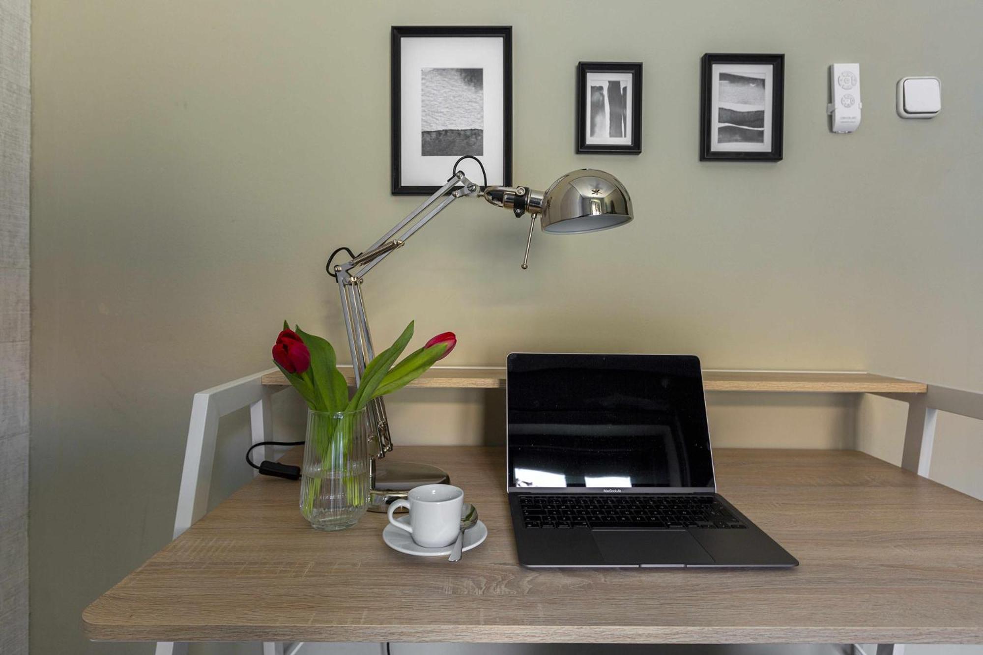 Sol Y Tirso Rooms Madrid Exterior photo