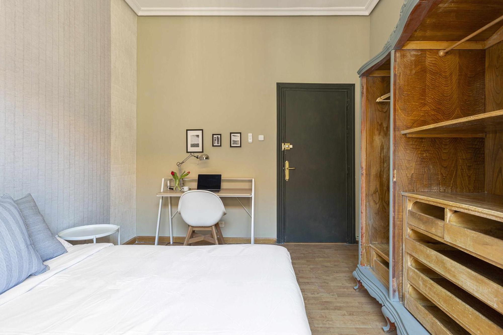 Sol Y Tirso Rooms Madrid Exterior photo