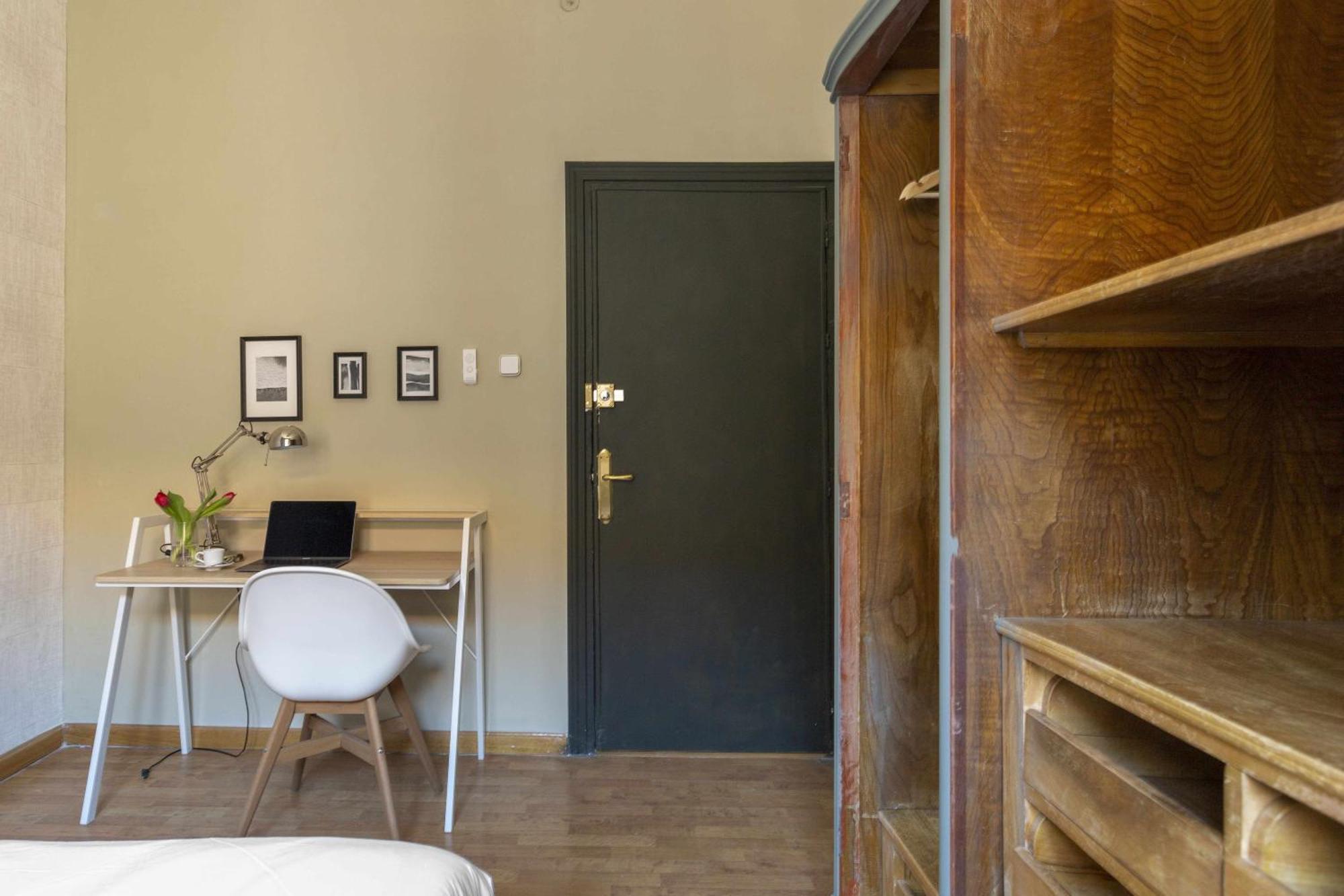 Sol Y Tirso Rooms Madrid Exterior photo