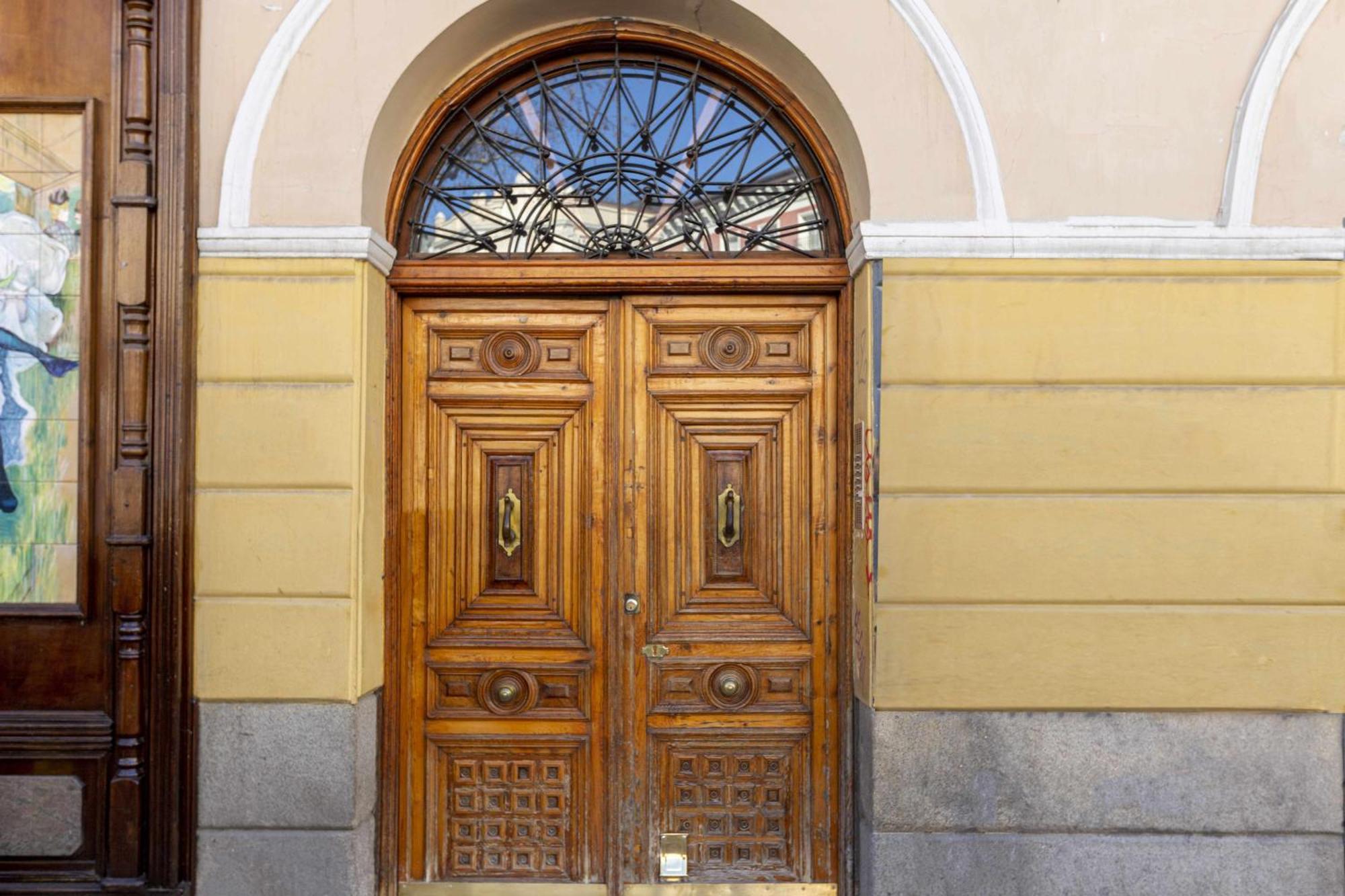 Sol Y Tirso Rooms Madrid Exterior photo
