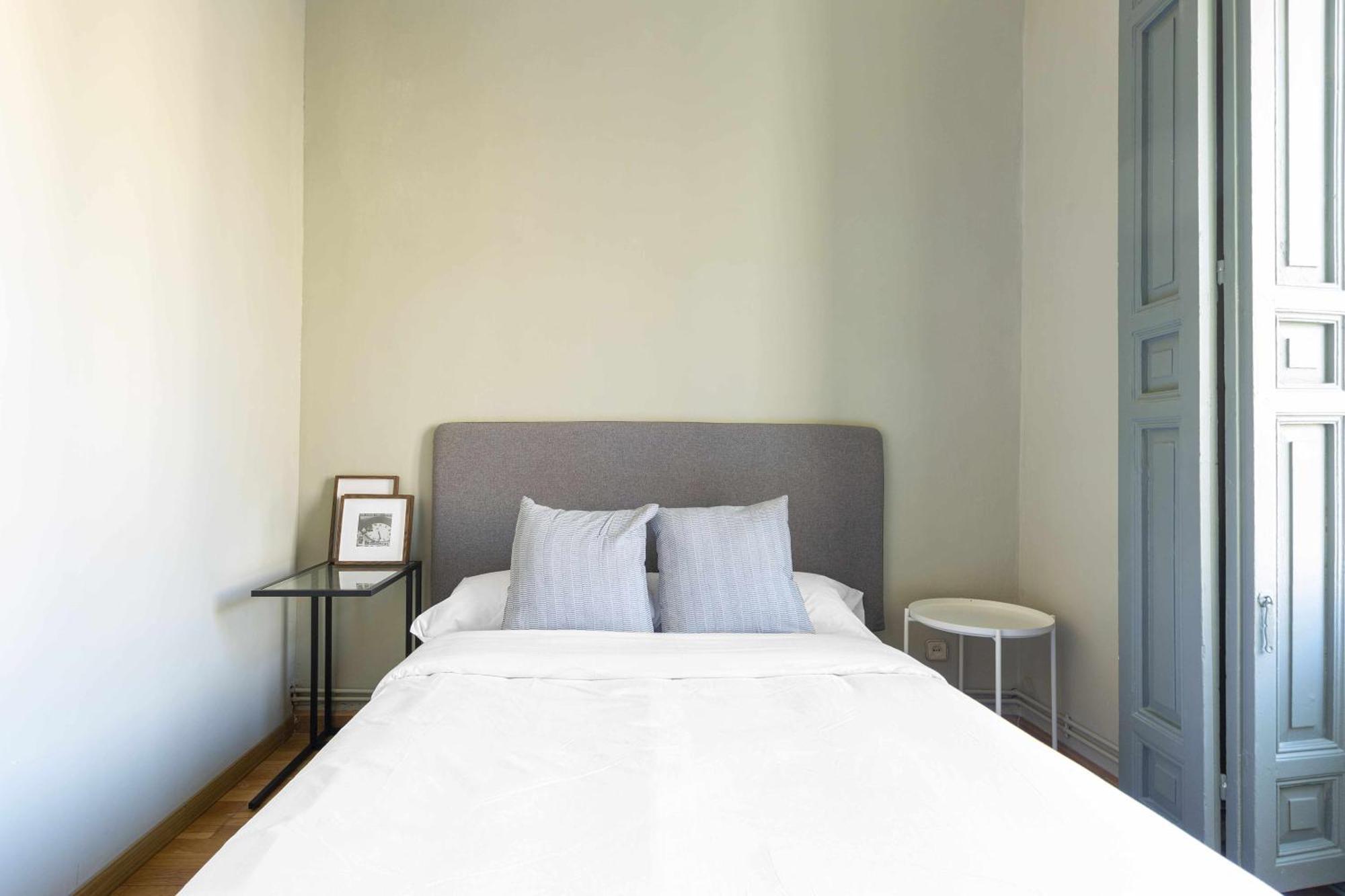 Sol Y Tirso Rooms Madrid Exterior photo