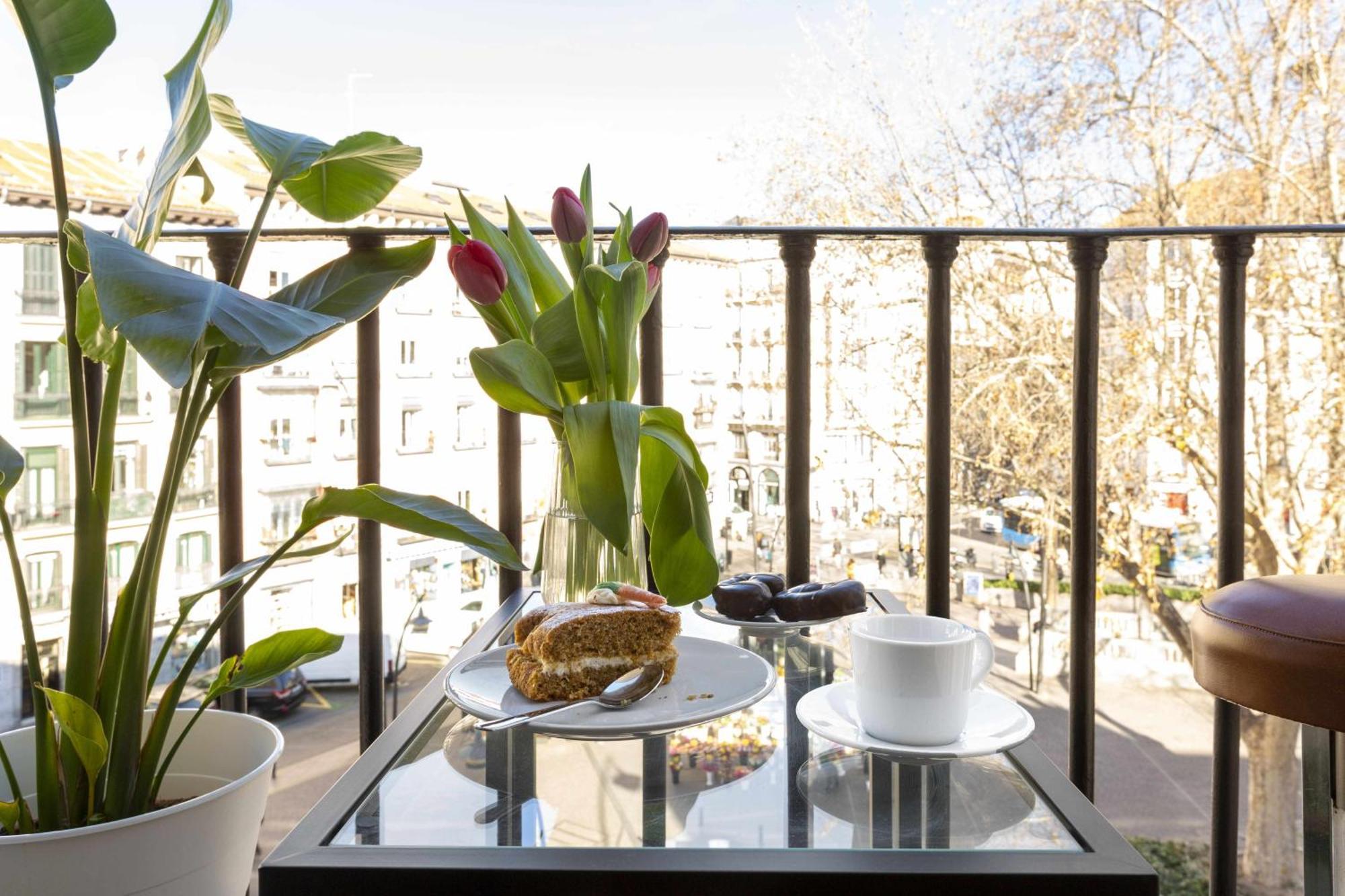 Sol Y Tirso Rooms Madrid Exterior photo