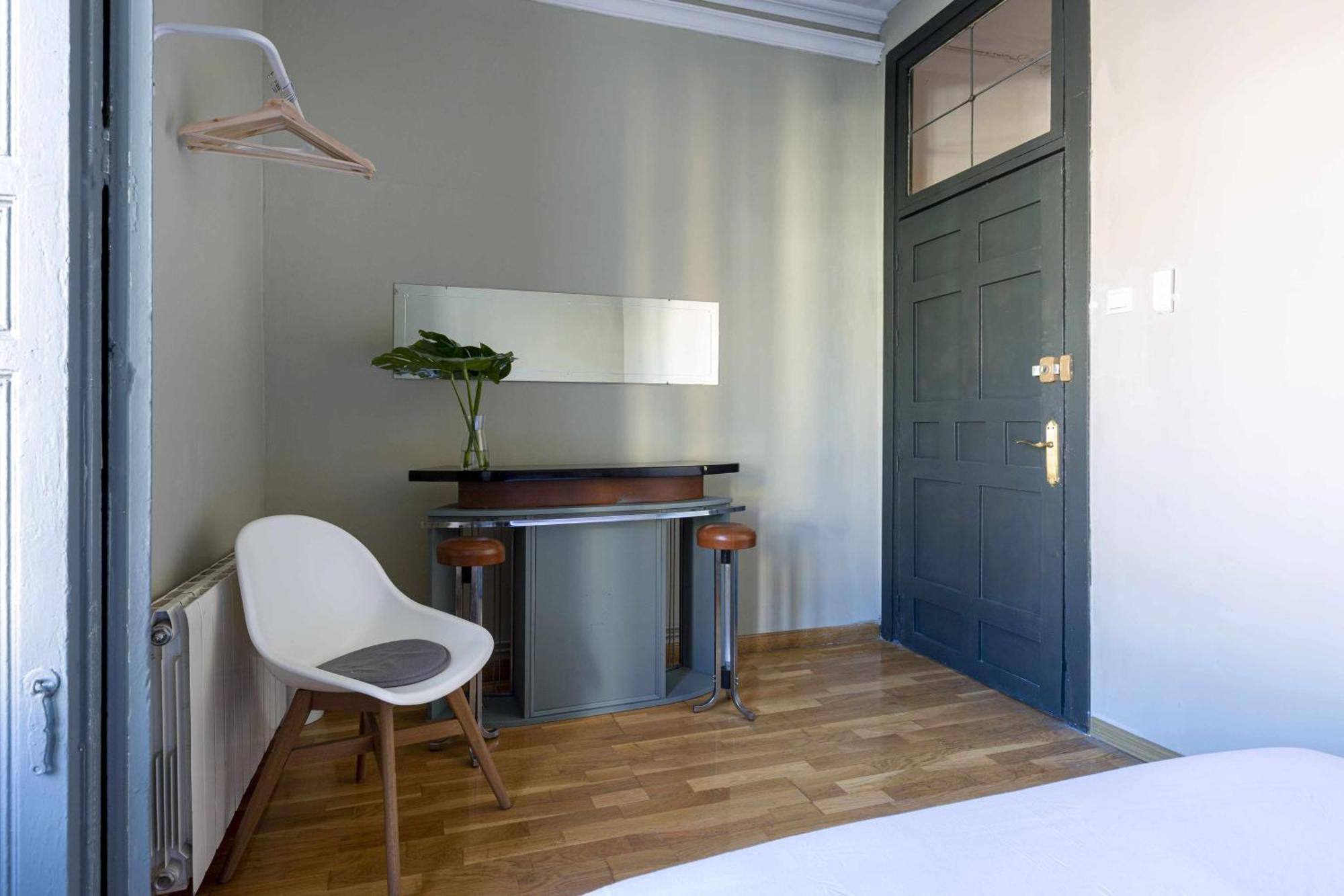 Sol Y Tirso Rooms Madrid Exterior photo