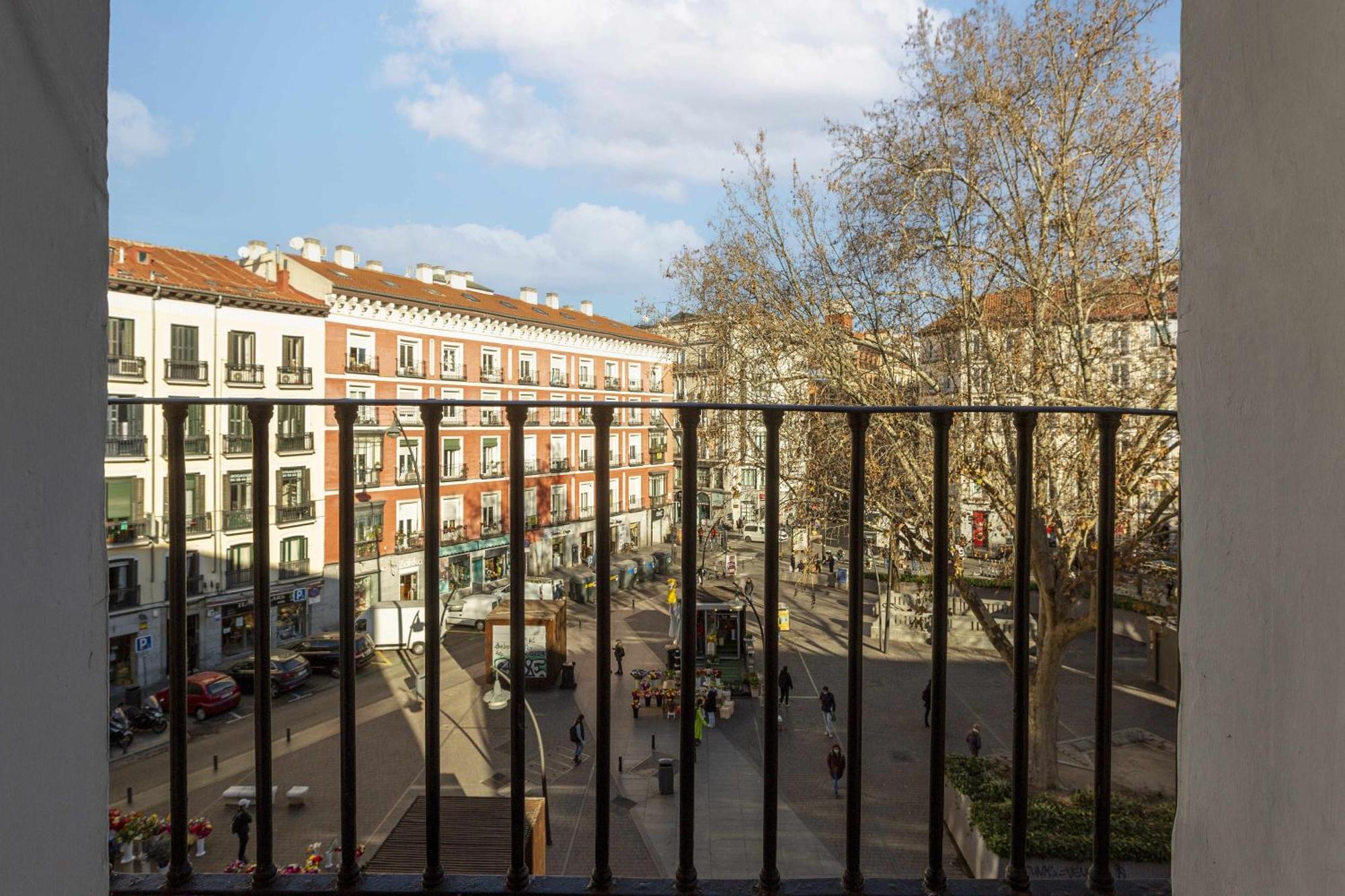 Sol Y Tirso Rooms Madrid Exterior photo